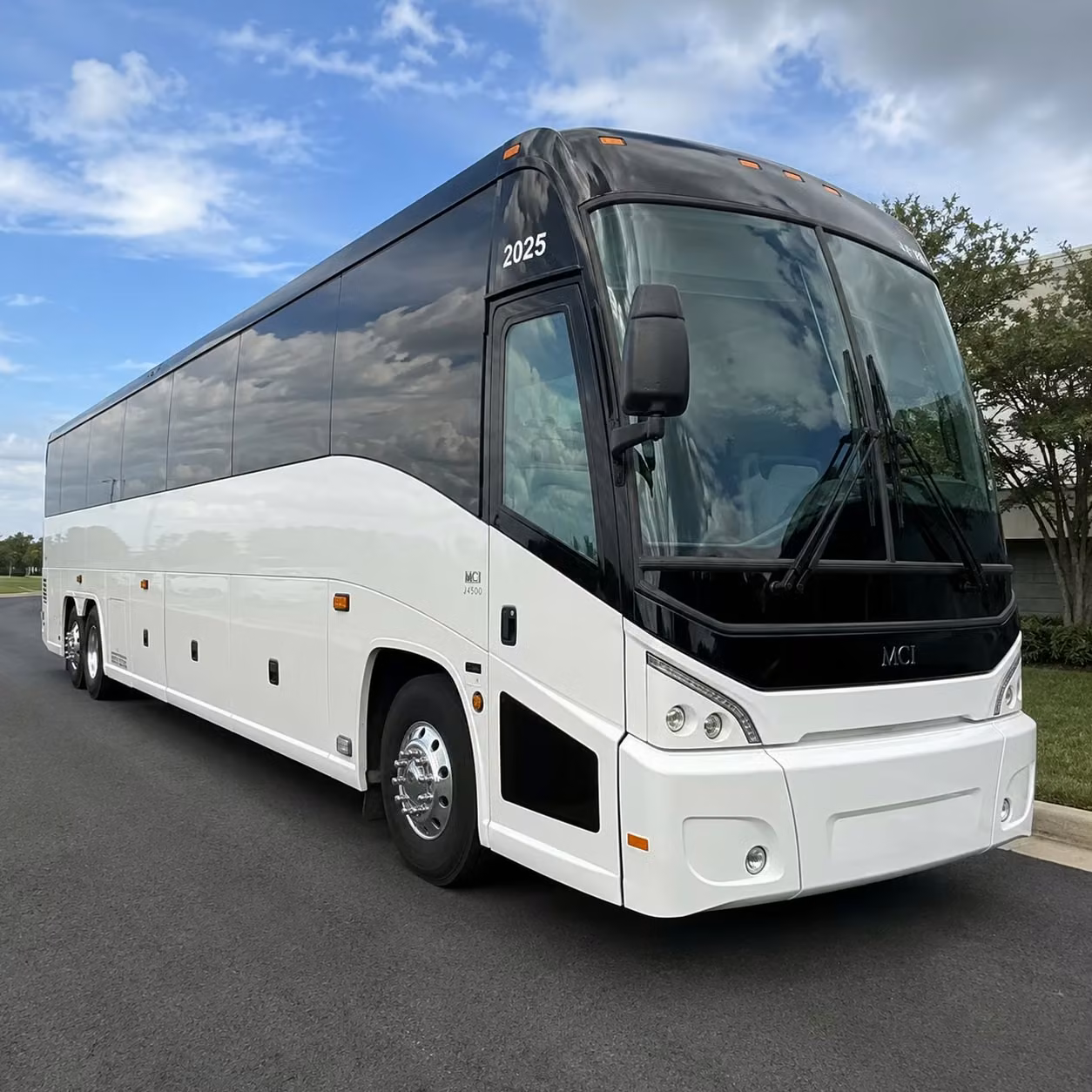 choosing the right bus for your lawton concert group