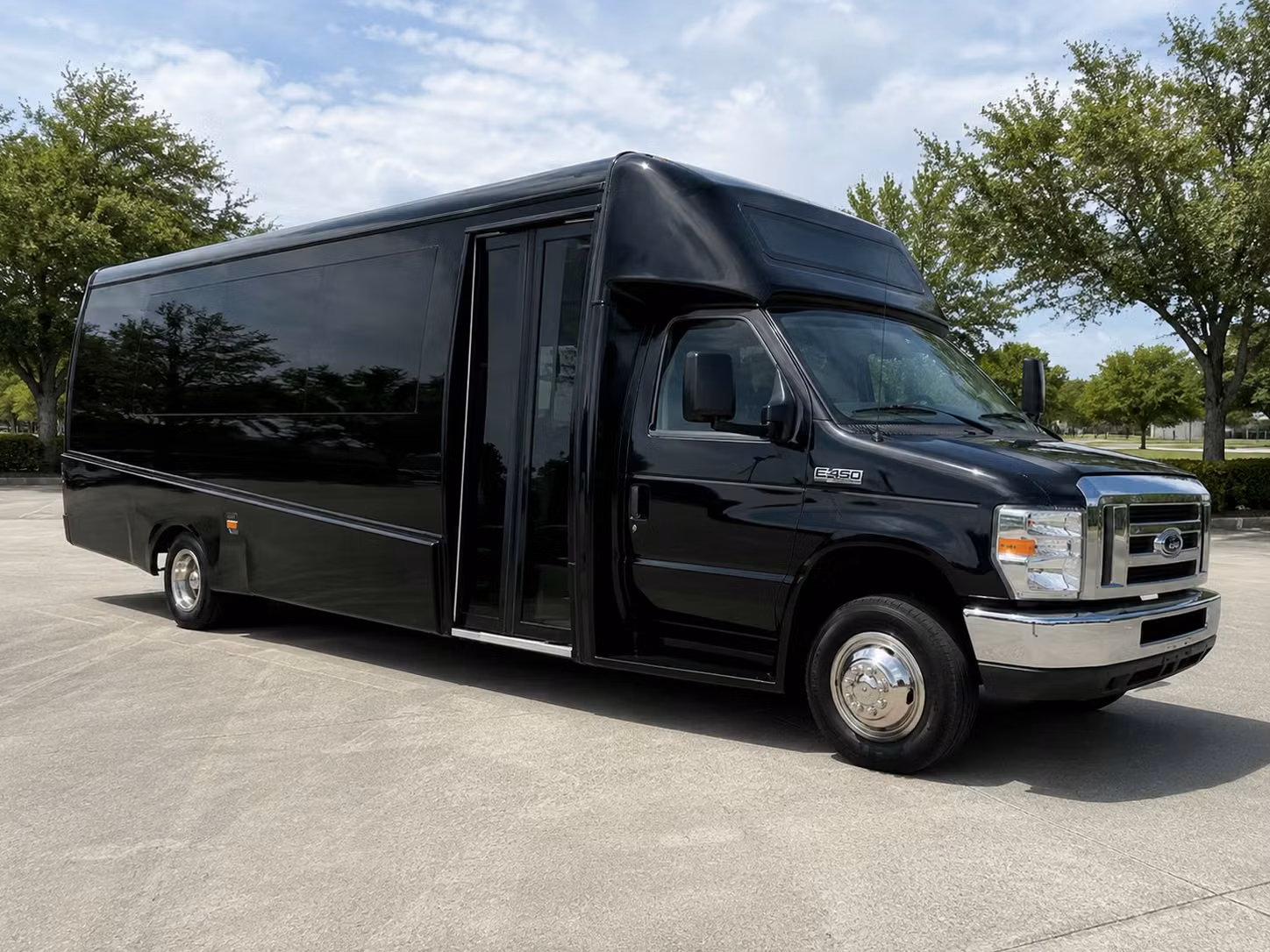 lawton 18 passenger minibus rental