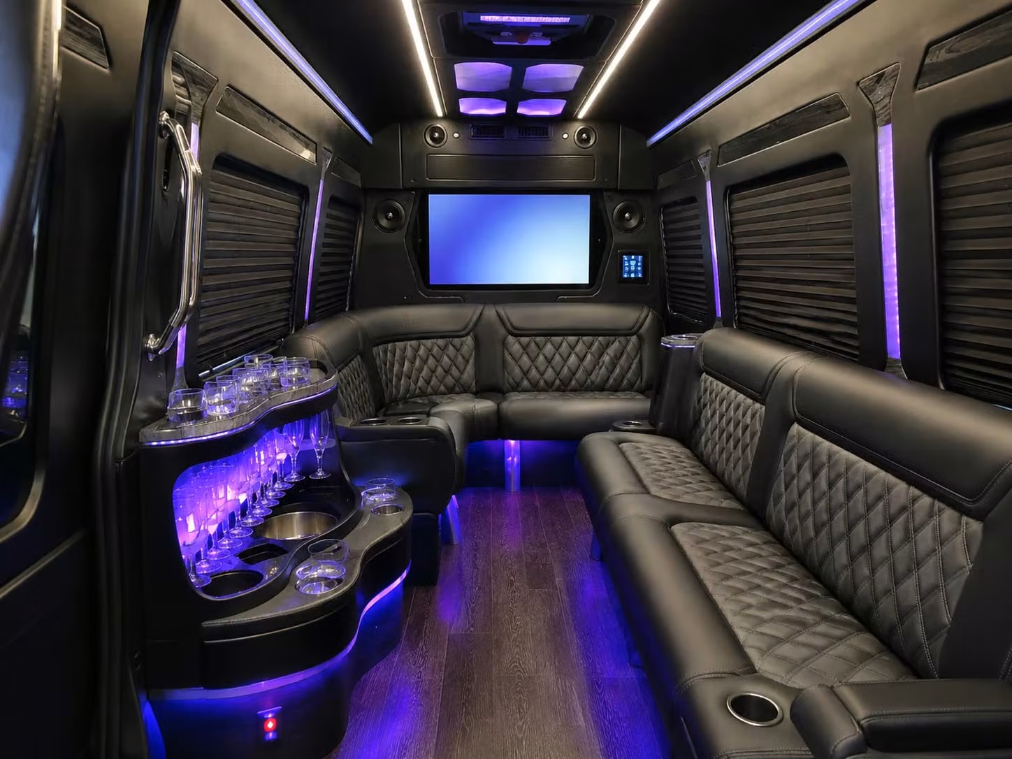 with lawtoncharterbus com booking fan bus rentals to oklahoma city thunder games has never been easier